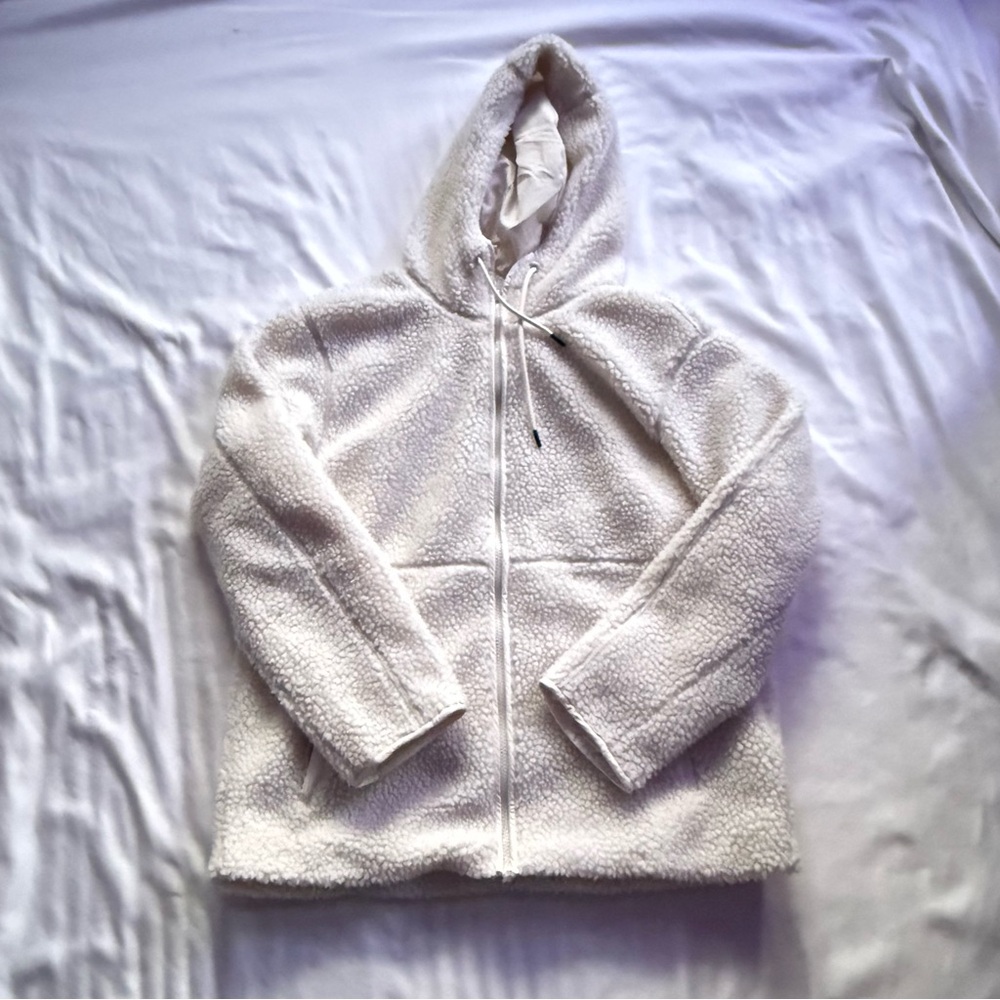 H&M Soft White Jacket Sherpa fuzzy hoodie zip women’s Sz Medium great condition!